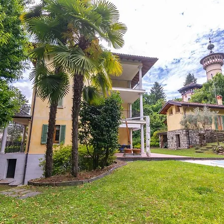La Camelia, La Nostra Tripla Con Vista Lago, Al Secondo Piano Della Isabella Гостевой дом Стреза