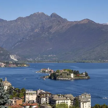The Camelia, Our With View, Private Bathroom And Dedicated Parking At The Isabella Stresa