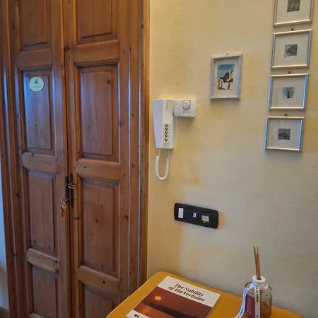 La Con Vista Al Secondo Piano Della Isabella Affittacamere Stresa