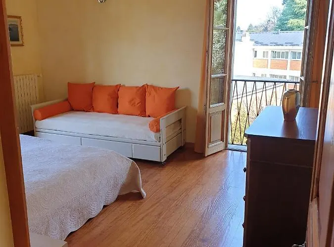 The Camelia, Our With View, Private Bathroom And Dedicated Parking At The Isabella بيت ضيافة ستريزا