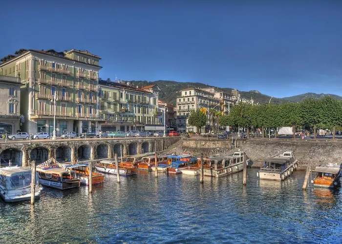 Gasthuis The Camelia, Our With View, Private Bathroom And Dedicated Parking At The Isabella Stresa