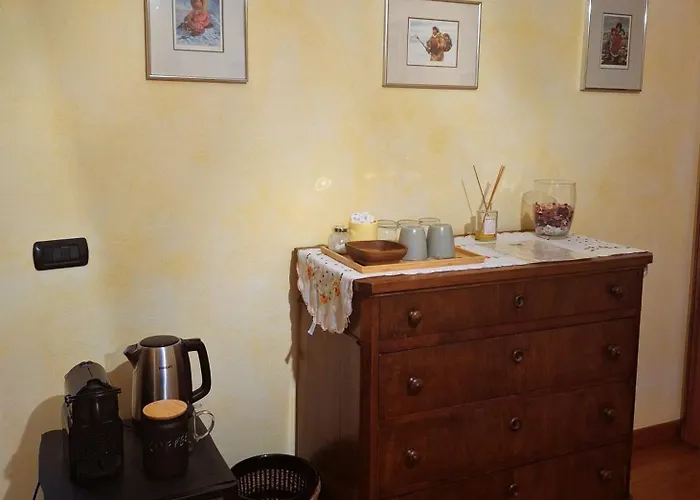 Guest house The Camelia, Our With View, Private Bathroom And Dedicated Parking At The Isabella