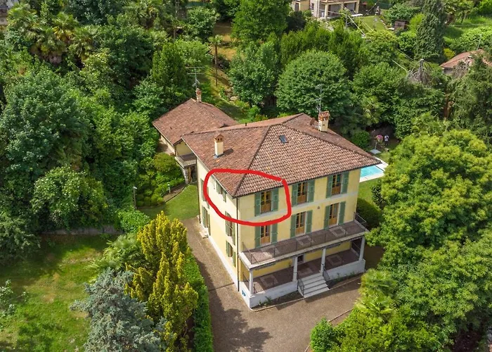 Casa de hóspedes The Camelia, Our With View, Private Bathroom And Dedicated Parking At The Isabella Stresa