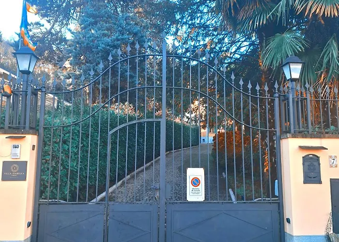 The Camelia, Our With View, Private Bathroom And Dedicated Parking At The Isabella 3* Stresa